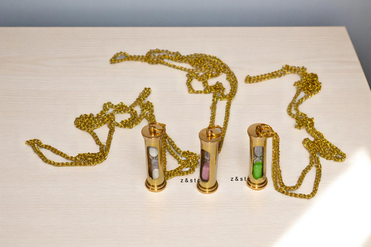Vintage Brass Mini Hourglass Keychain – Pocket Sand Timer