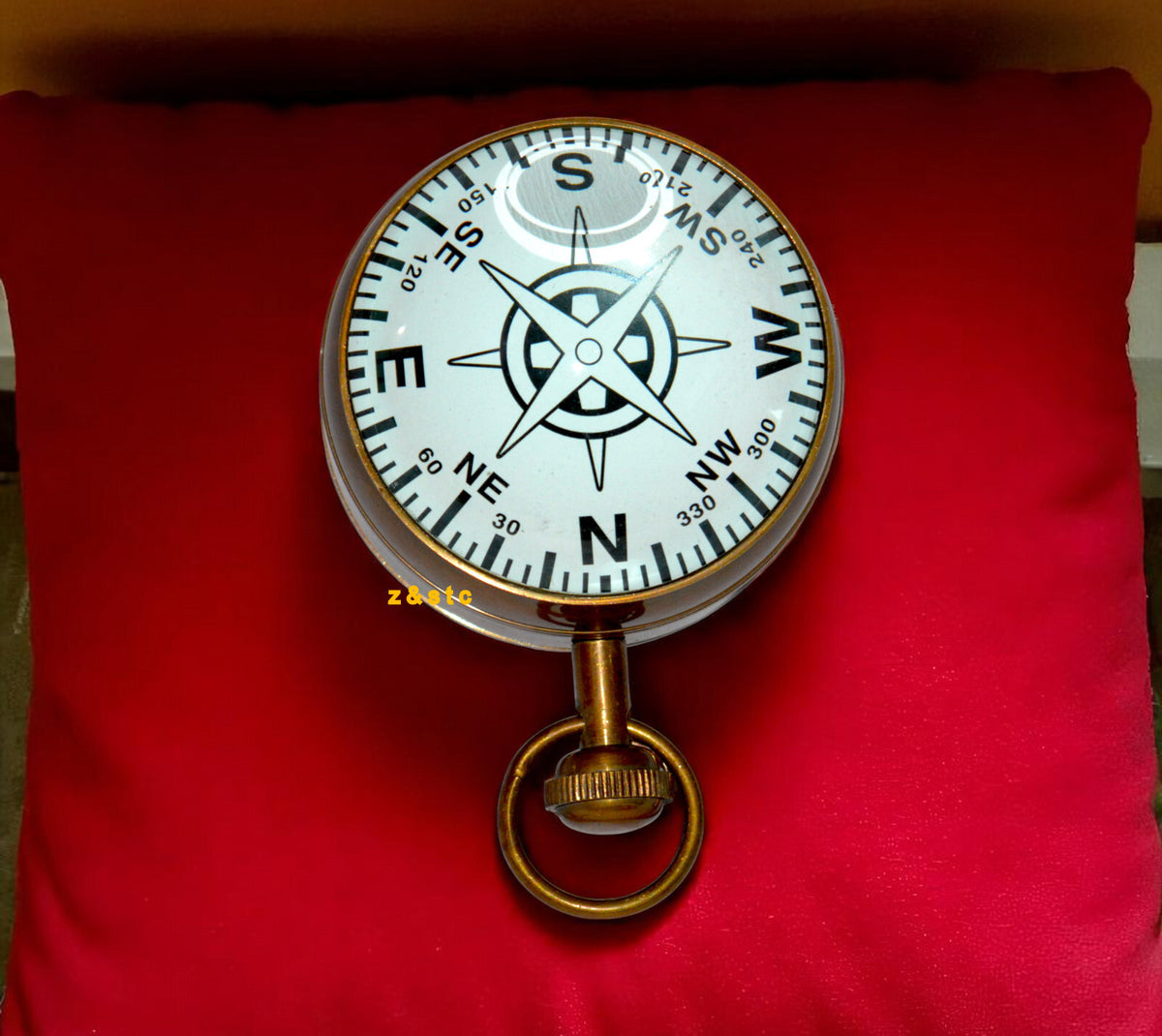 Vintage Brass Desktop Clock Elegant Tabletop Timepiece for Office or Home