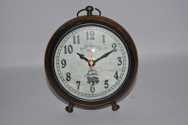 Classic 1972 Wooden Table Top Clock Antique Finish Study & Office Desk Timepiece