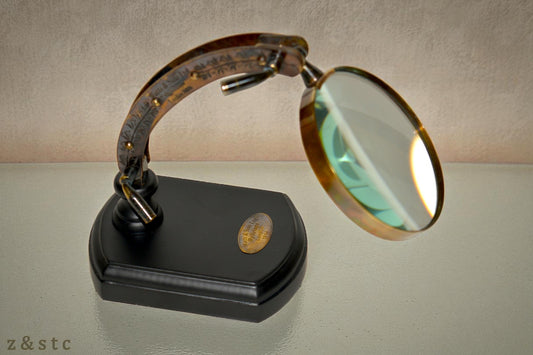 Vintage Brass Magnifying Glass – Classic Handheld Lens for Maps & Reading