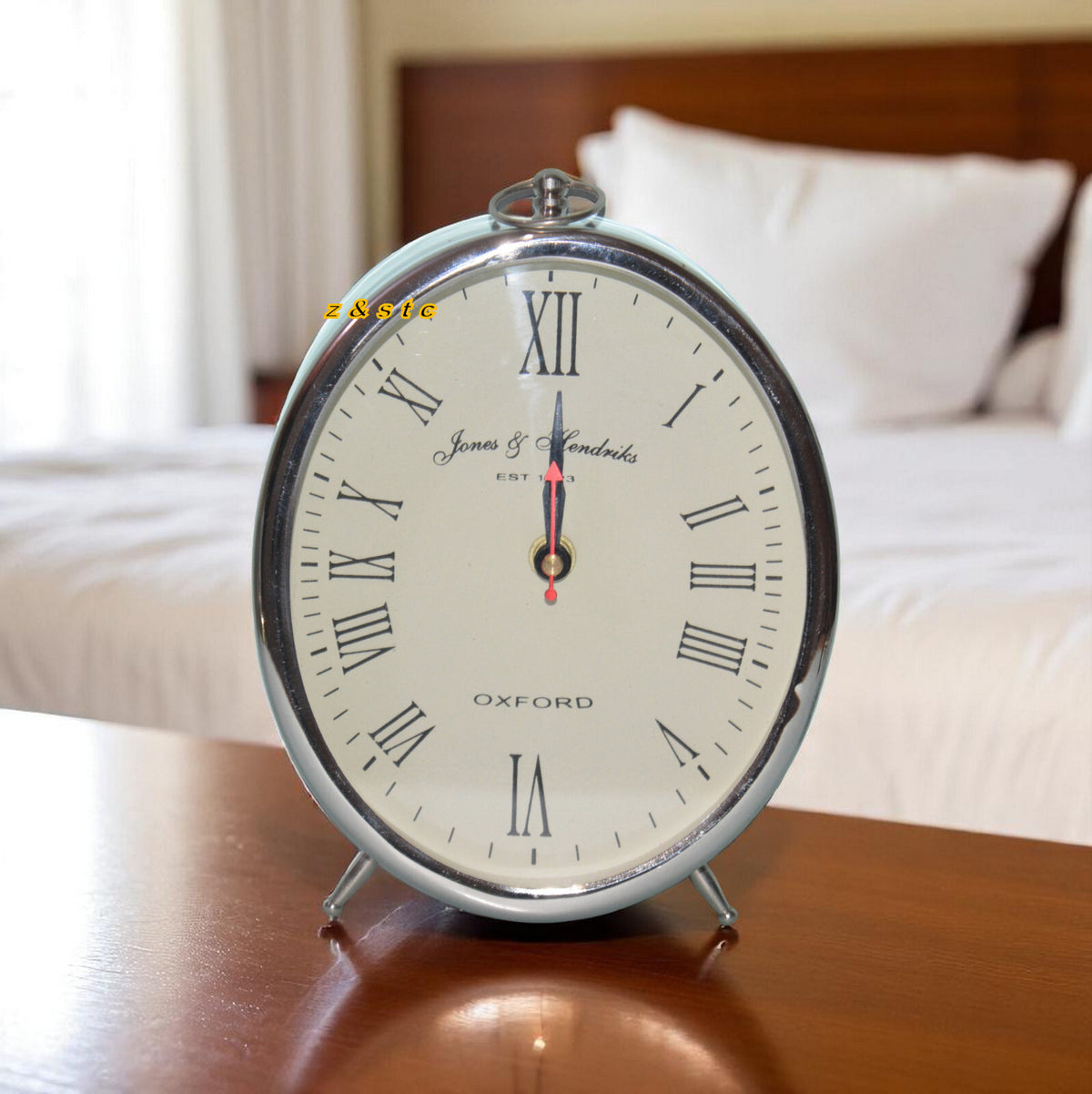 Classic desk clock – vintage design for study, shelf, or office table