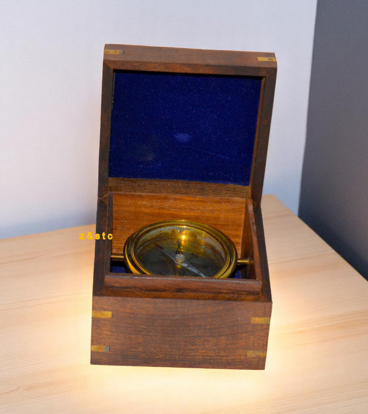 Vintage Brass Gimballed Compass – Nautical Maritime Style for Outdoor Adventures