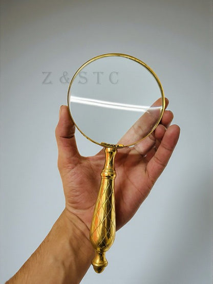 Antique Finish Magnifying Glass – 5X Brass Lens with Elegant Wooden Handle.
